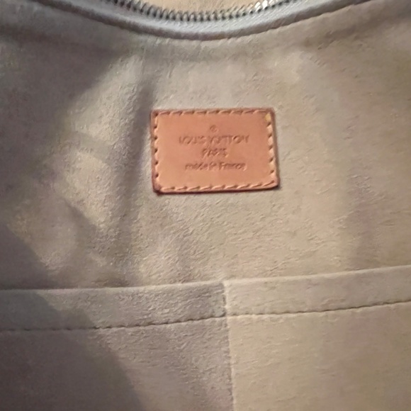 Authentic Louis Vuitton Evora Damier Satchel - Picture 4 of 11